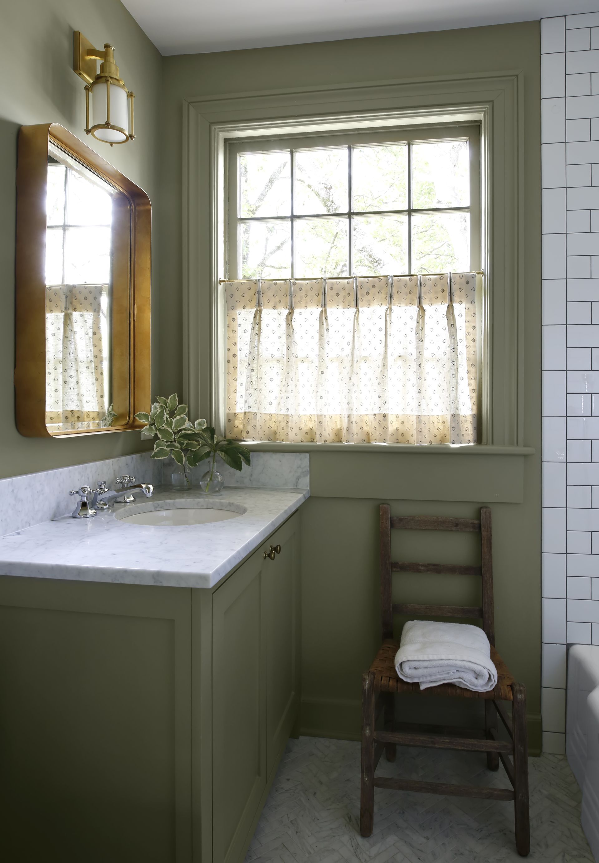 10 bathroom curtain ideas to easily elevate your space | Livingetc