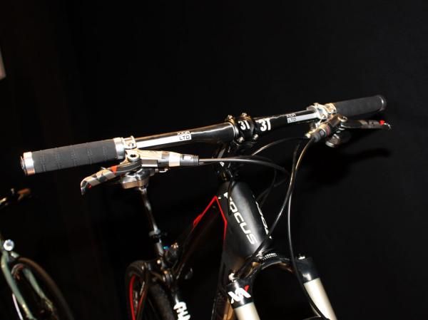 Flat and relatively wide 3T Xida LTD carbon bars are included on Focus's FSL 1.0 flagship.