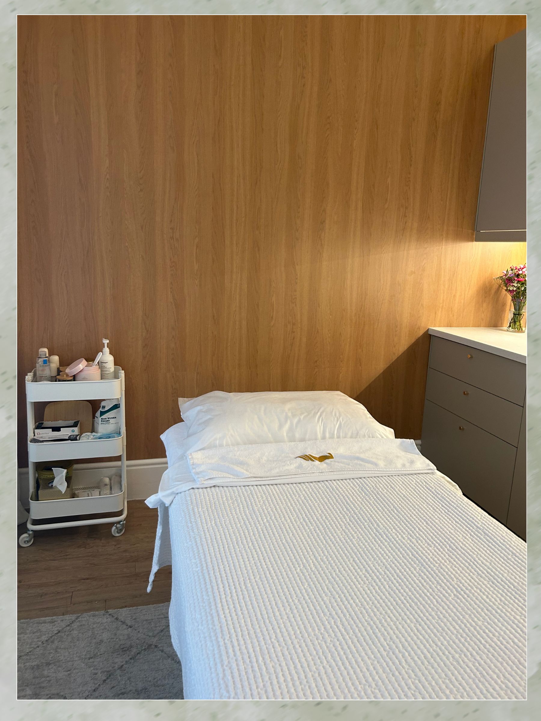 Flavia lymphatic drainage treatment room