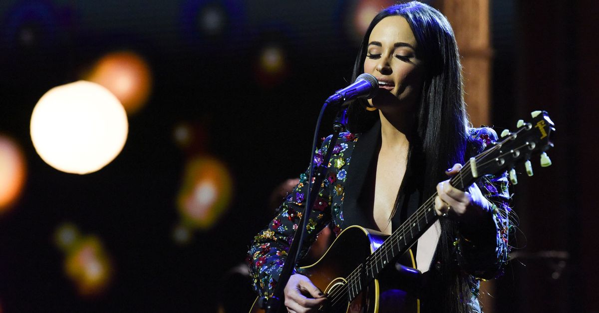 Kacey Musgraves Just Wore This 5 Dress Onstage With Sabrina