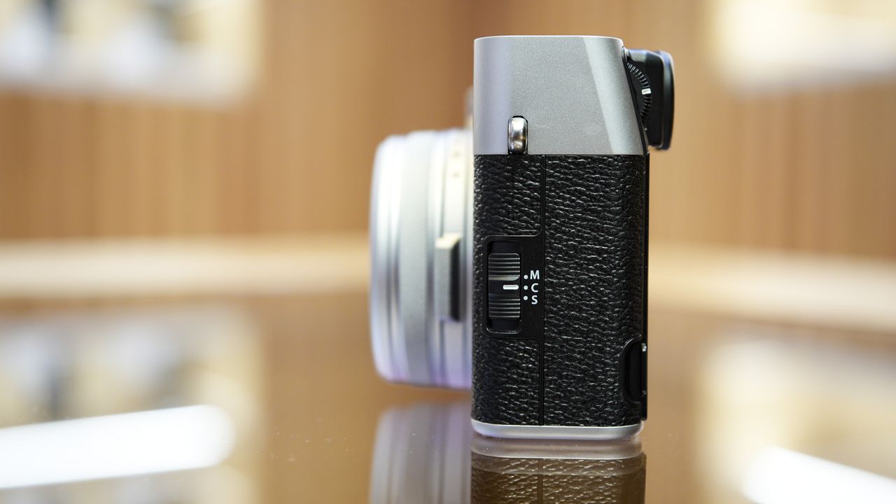 Fujifilm X100VI side profile