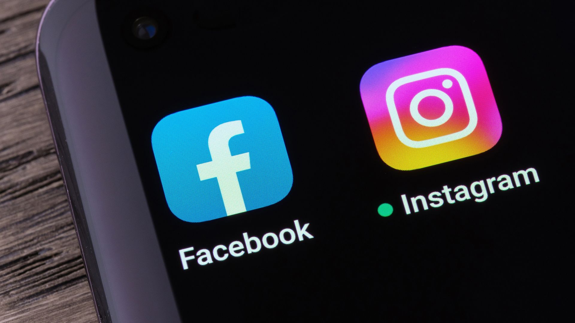  Woman loses 20 years of ‘digital memories’ after Meta deletes her accounts 