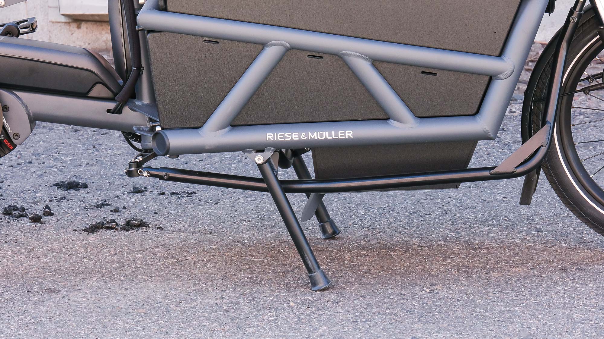 Riese and Muller Load 60 kickstand