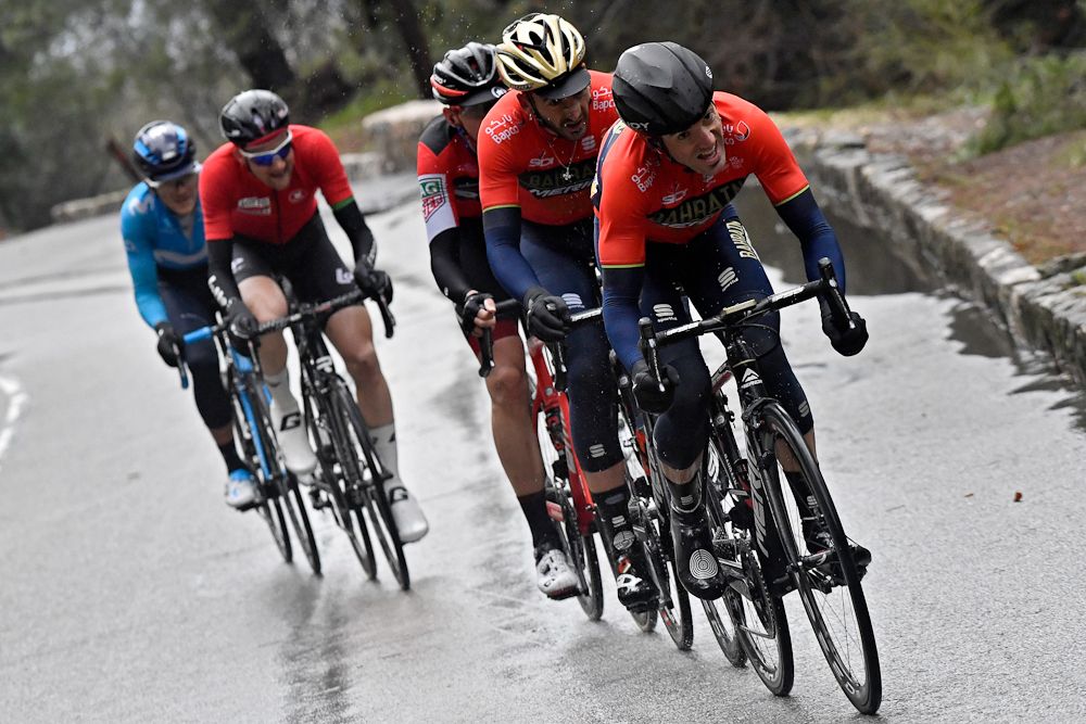 The Izagirre brothers at the head of the race