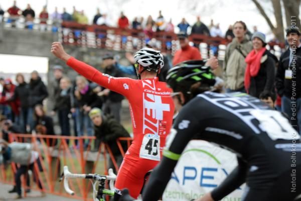 Heule wins in front of a big crowd at NBX