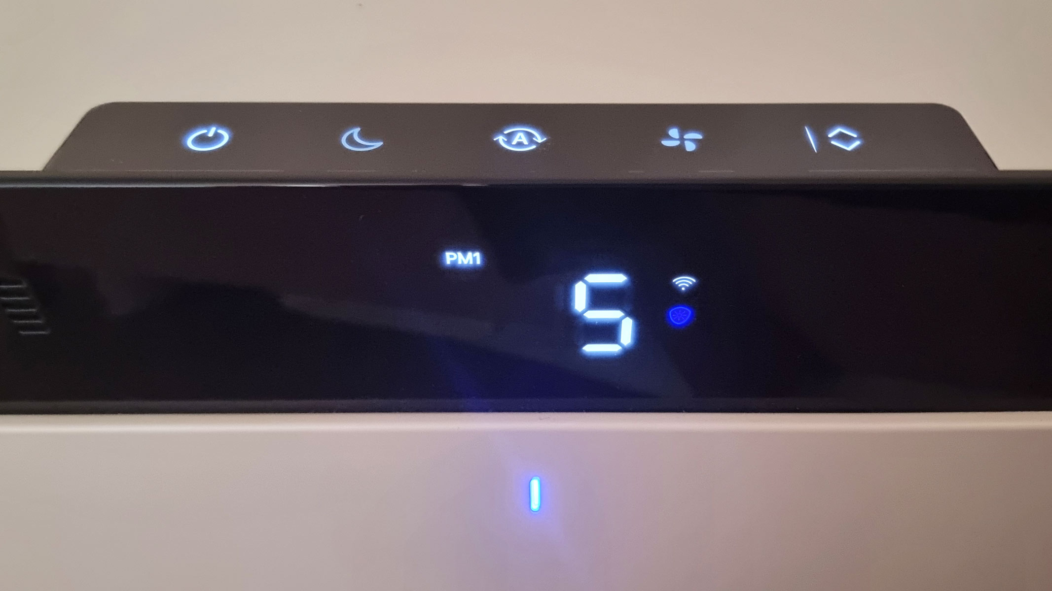 a close-up picture of the display in the BlueAir Classic Pro CP7i