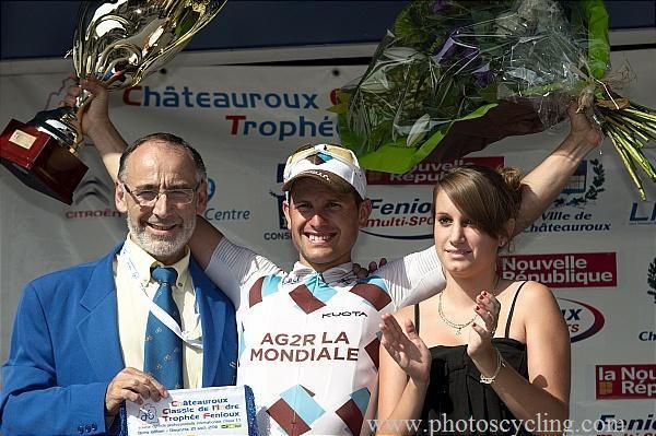 Ravard gets the trophy and the flowers