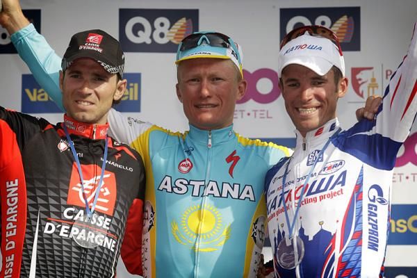 The podium (l-r): Alejandro Valverde (Caisse d'Epargne), 3rd; Alexandre Vinokourov (Astana), 1st; Alexandr Kolobnev (Katusha), 2nd.