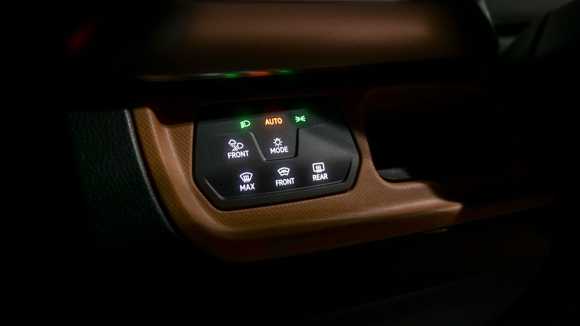 2025 Volkswagen ID. Buzz Pro S Plus 4MOTION test drive.