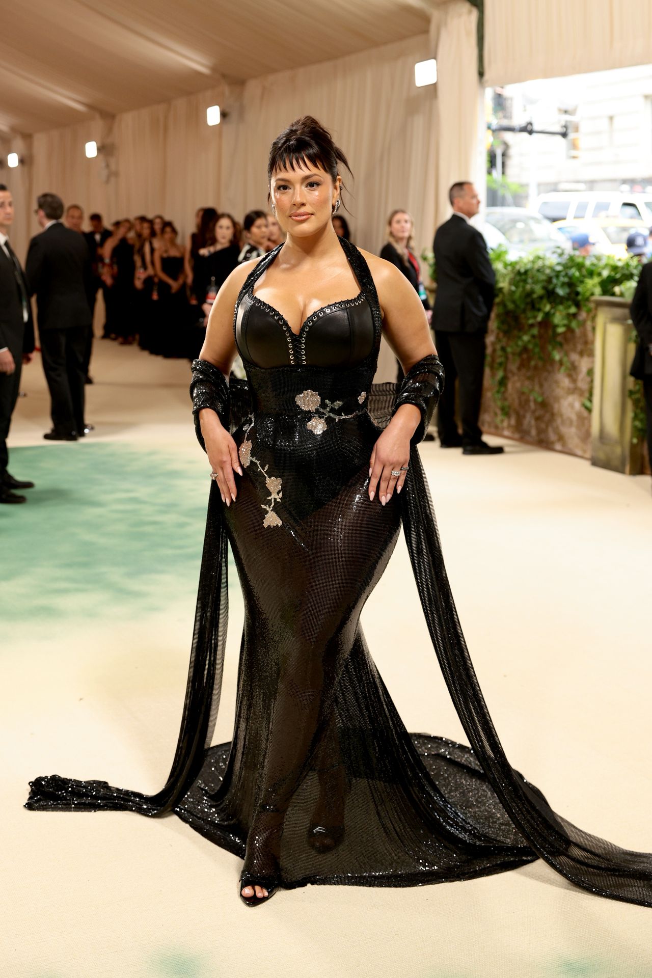 9. Red Carpet Reveal: Stars Go Sheer At Critics' Choice - hqqph8r