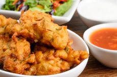 Spicy onion bhajis