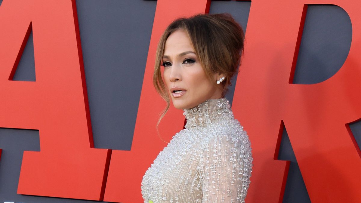 Jennifer Lopez faces backlash for promoting new drinks brand | Woman & Home