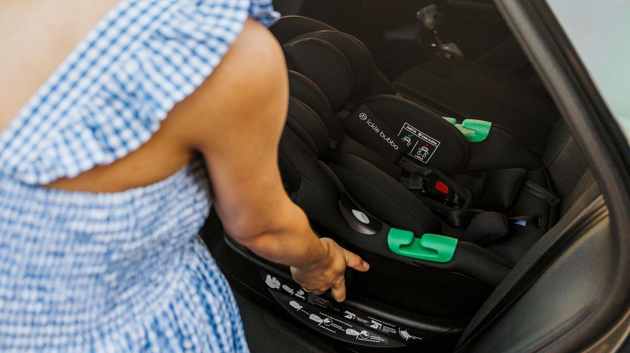 The Ickle Bubba Nimbus 180&deg; Spin i-Size Car Seat with ISOFIX base in a VW T-Roc