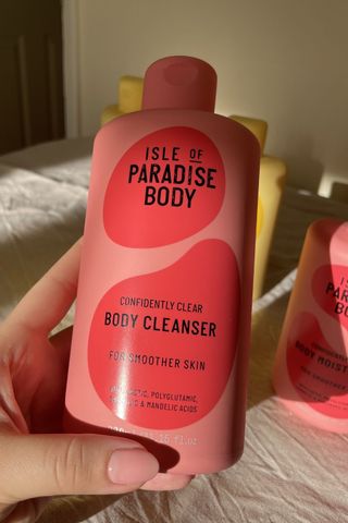 Isle of Paradise Confidently Clear Body Cleanser