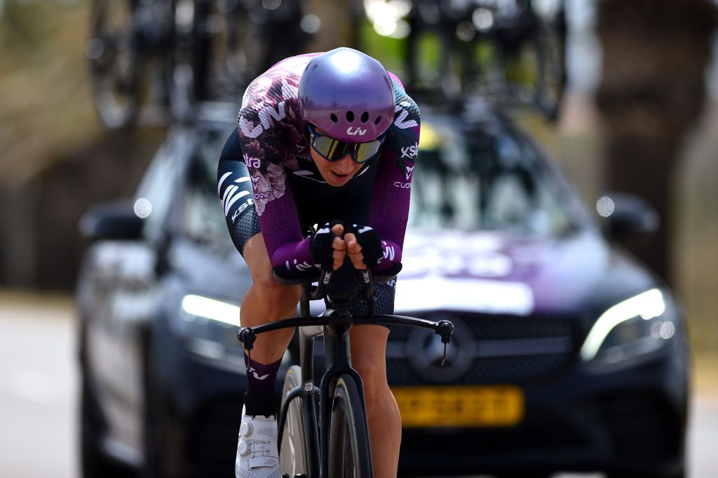 CAGLIARI ITALY JUNE 30 Quinty Ton of Netherlands and Team Liv Racing Xstra sprints during the 33rd Giro dItalia Donne 2022 Stage 1 a 47km individual time trial stage from Cagliari to Cagliari ITT GiroDonne UCIWWT on June 30 2022 in Cagliari Italy Photo by Dario BelingheriGetty Images