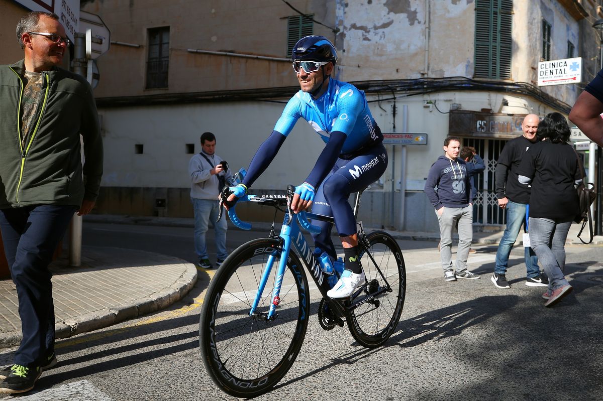 Alejandro Valverde was a popular man at the start