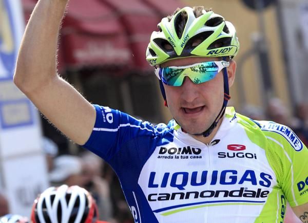 Elia Viviani (Liquigas - Cannondale) takes the win