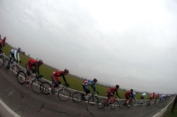 The peloton makes their way towards the Italian coast from Milan