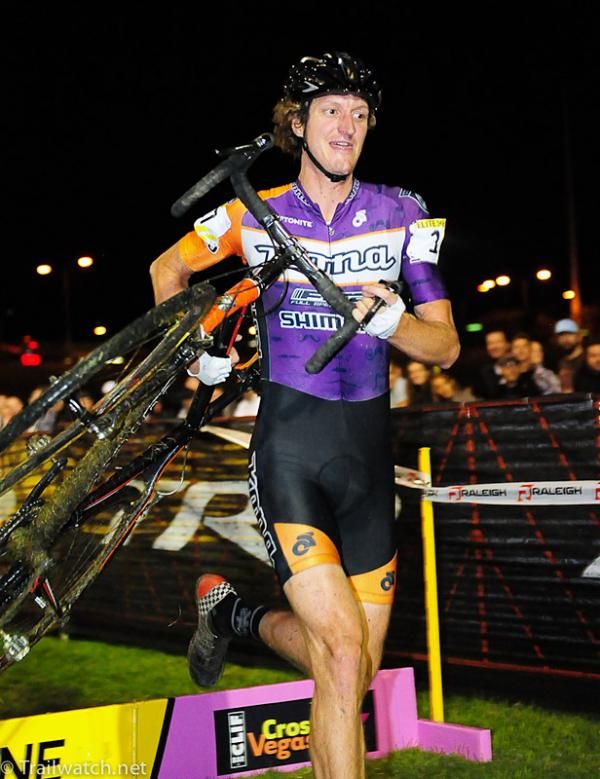 Barry Wicks (Kona) having a good race.