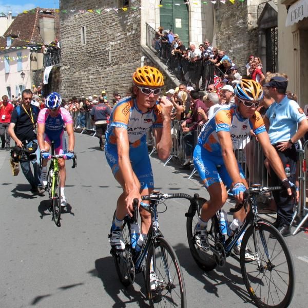 The Garmin boys seem to be leading out Alessandro Petacchi to the start