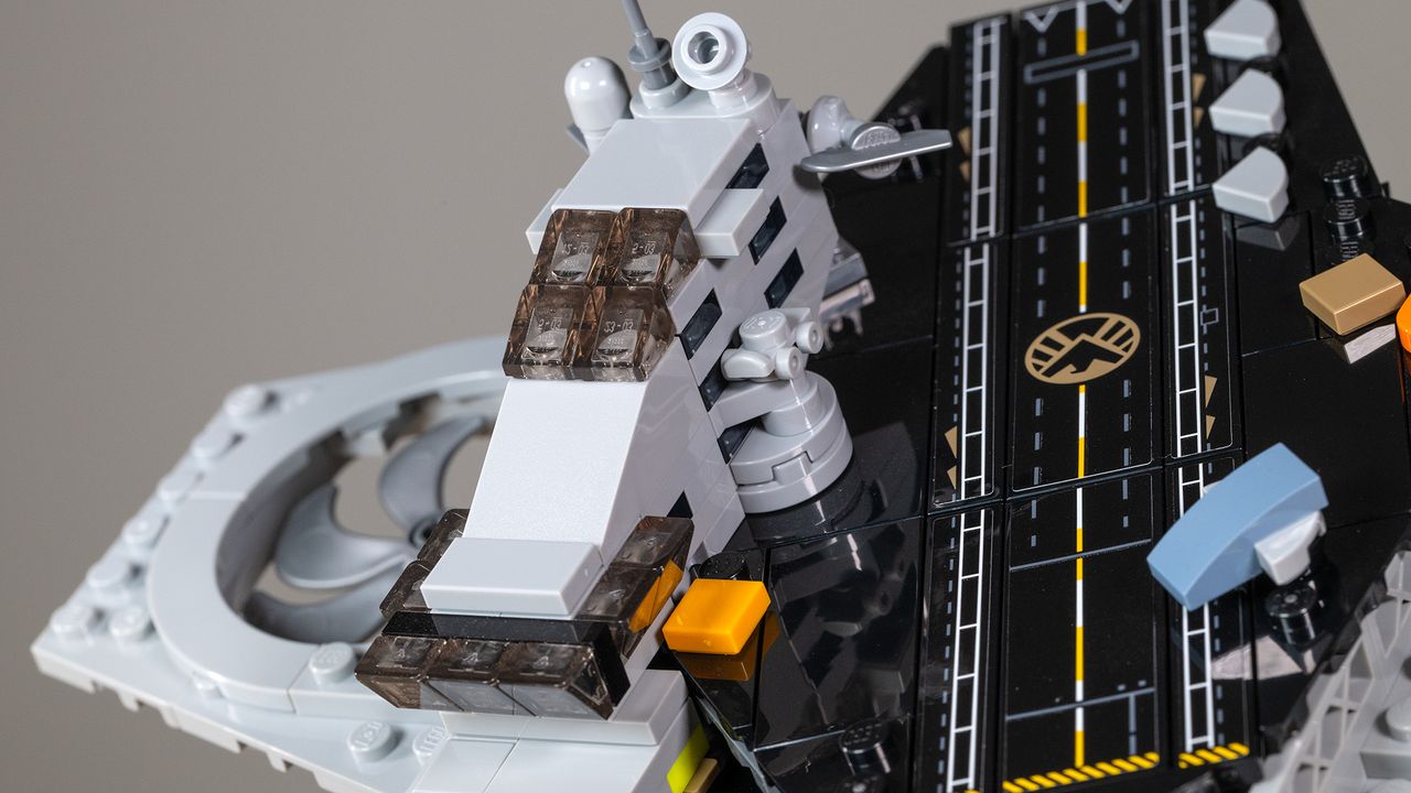 The Avengers Helicarrier (76295) close-up of the command superstructure