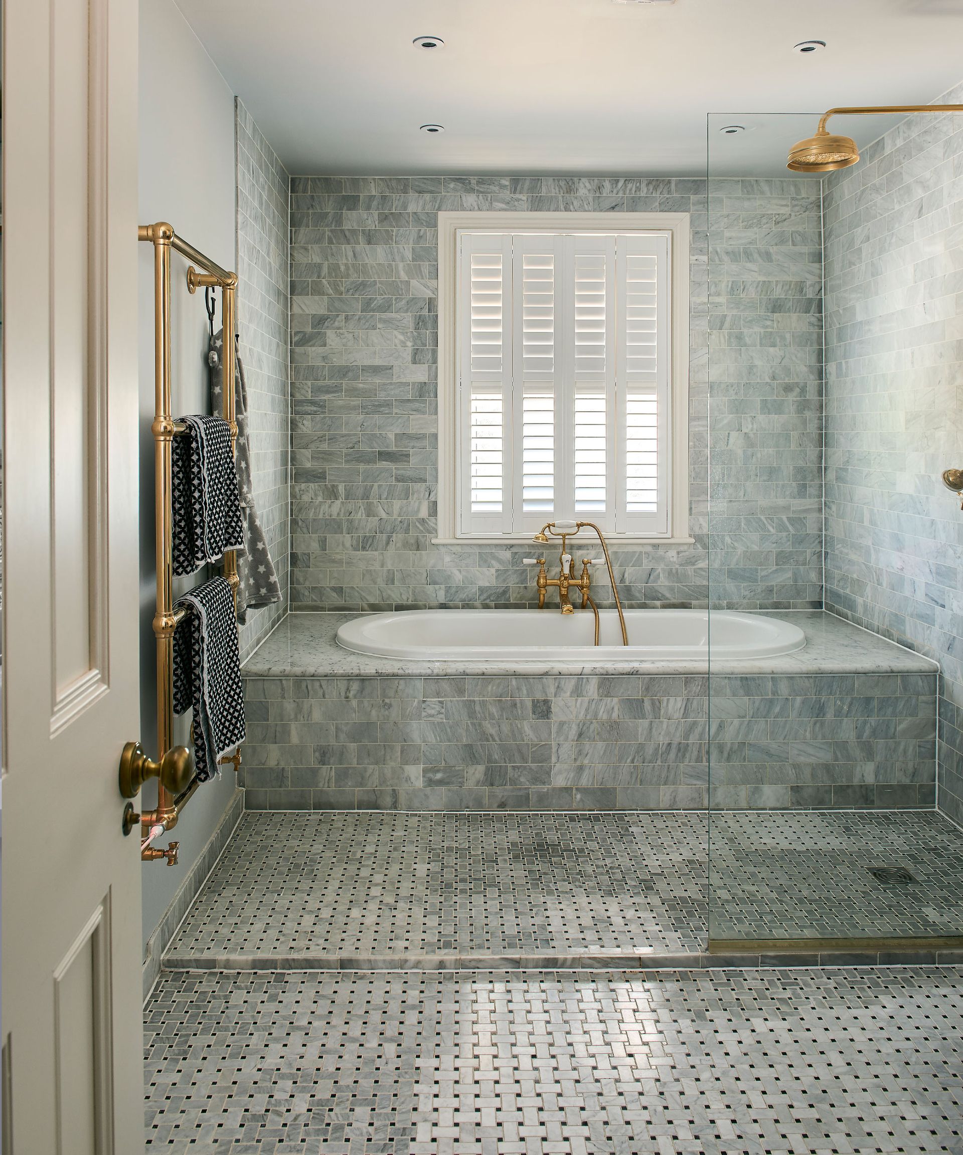 Gray bathroom tile ideas: 16 ways to work with gray tile | Homes & Gardens