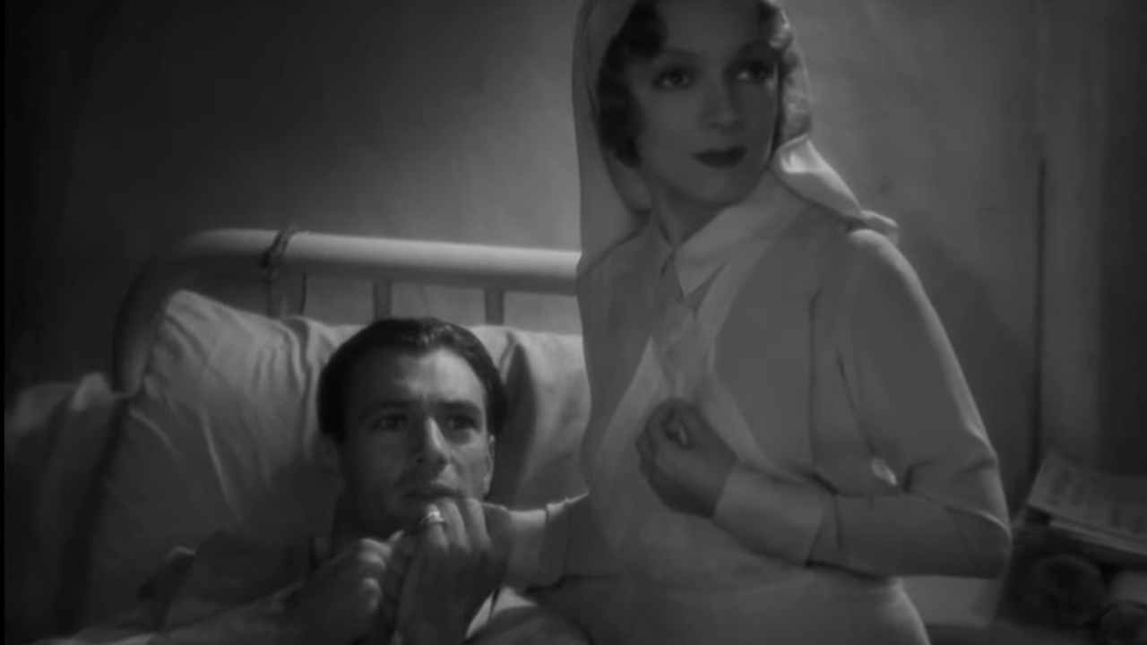 Gary Cooper and Helen Hayes in A Farewell to Arms