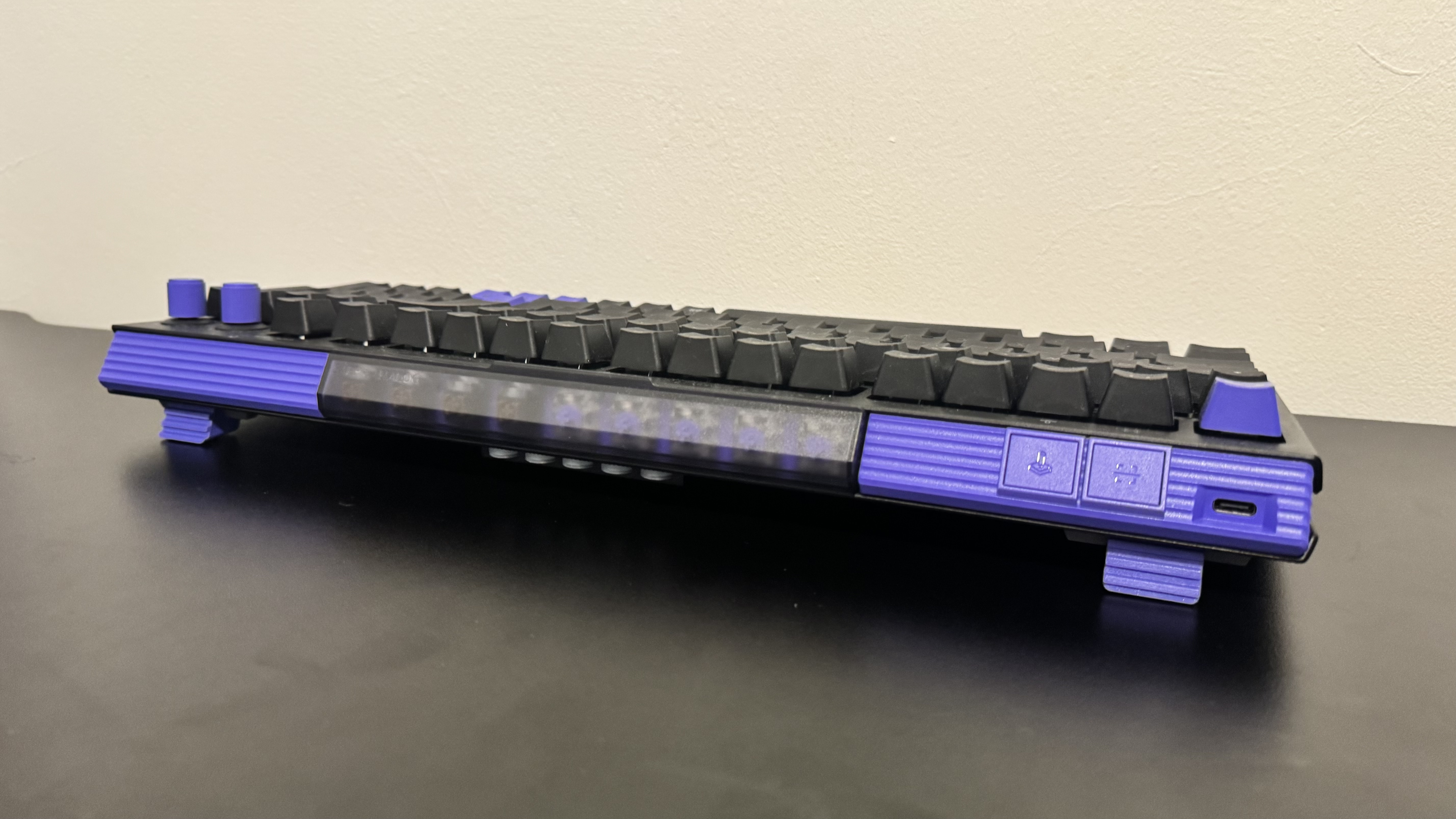 The Logitech G512 X gaming keyboard from the top, with the switch comparment and extra buttons showing