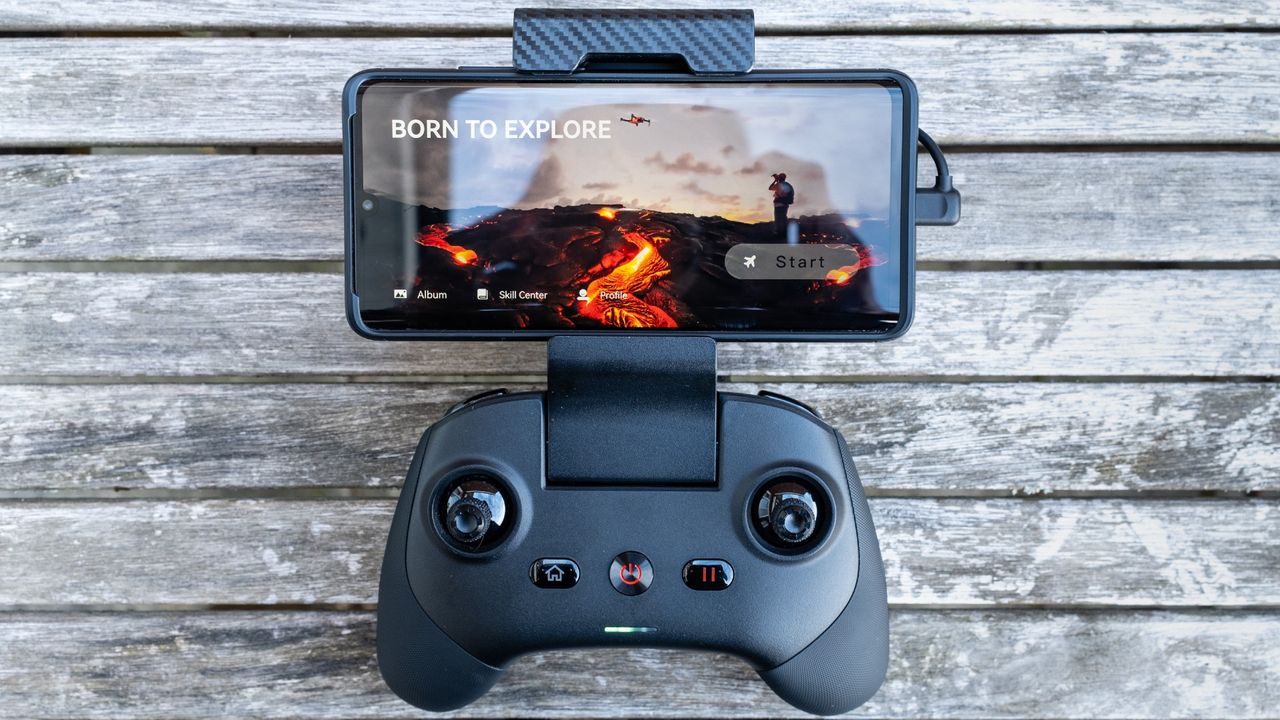 Autel EVO Lite+_Controller with phone