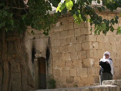 Kurdish security forces reportedly open safe passage for Yazidis from Iraqi mountain