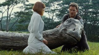 Bryce Dallas Howard and Chris Pratt in Jurassic World