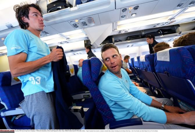 Rigoberto Uran and Alessandro Petacchi joke around
