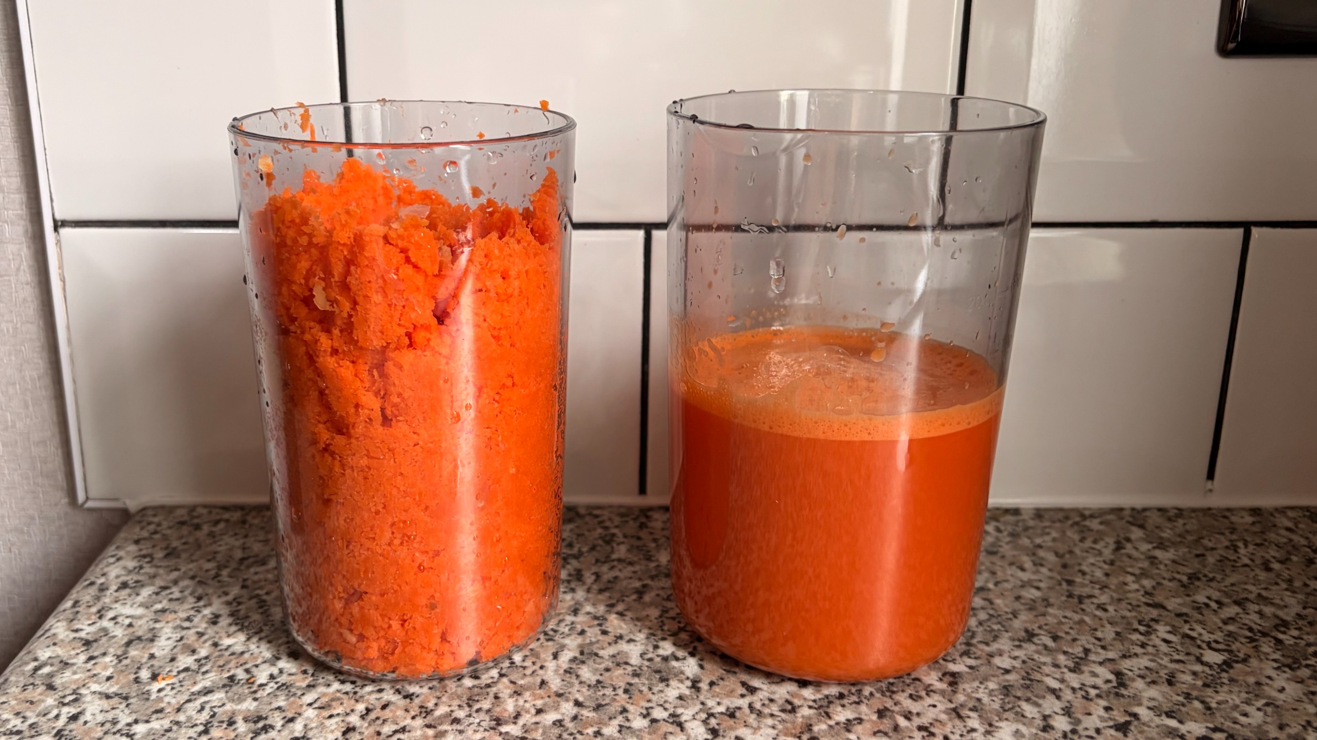 carrot and celery made using the Canoly C16 Cold Press Juicer
