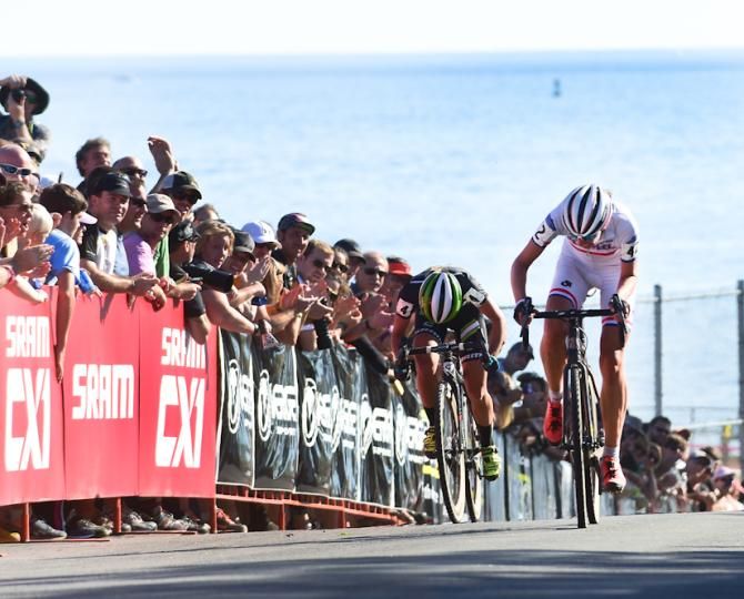 Helen Wyman (Kona) out-sprinting Kaitie Antonneau for the race victory