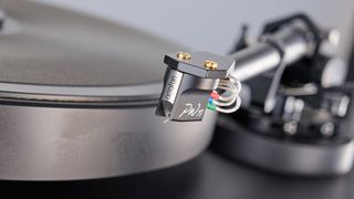 SME Model 20 Mk 2/Series V turntable close up on cartridge