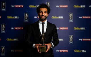 Liverpool’s Mohamed Salah with the 2018 FWA Footballer of the Year trophy