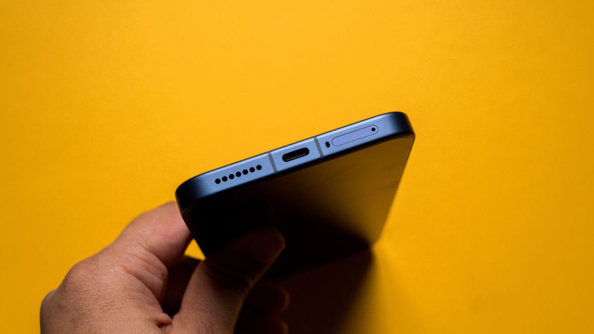 Xiaomi 17T Pro bottom view showcasing the USB-C port
