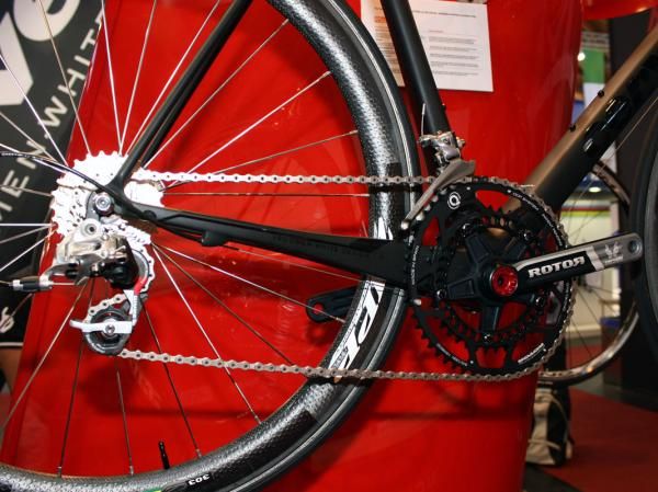 Chain stays on the R5ca start out very tall then neck down quickly for more vertical flex.