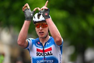 Giro d'Italia: Tim Merlier claims first sprint stage as Pogačar's late attack fails