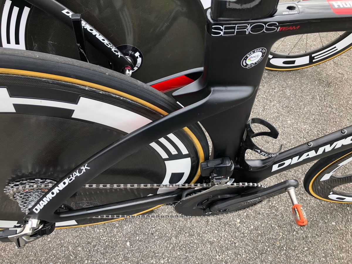 In a pinch, the front and rear eTap batteries can be swapped on the road