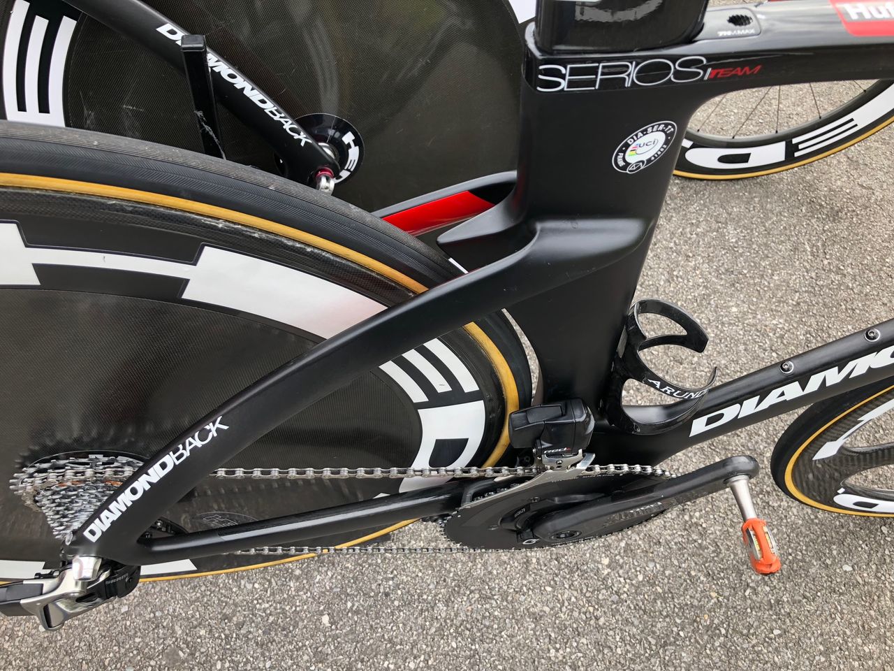In a pinch, the front and rear eTap batteries can be swapped on the road