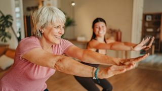 My 71-year-old friend asked for a strength-building bodyweight workout for beginners&mdash;here&rsquo;s what I designed for her