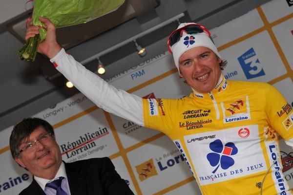 Yauheni Hutarovich (Fran&ccedil;aise Des Jeux) collected the first race leader's jersey