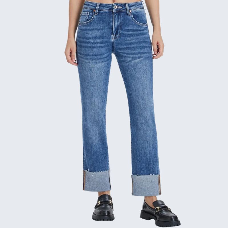 Bayeas jeans on model