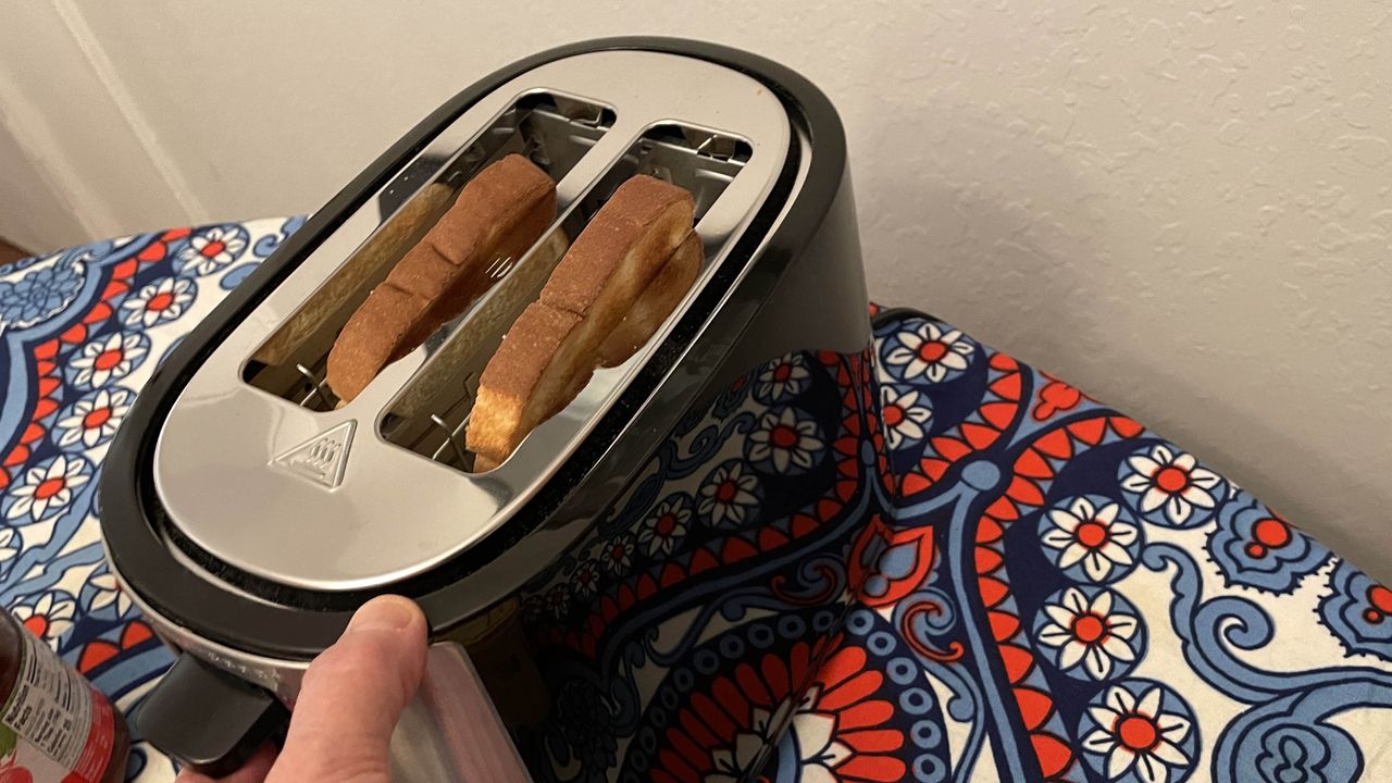 Hamilton Beach 2 Slice Extra Wide Slot Toaster with toast