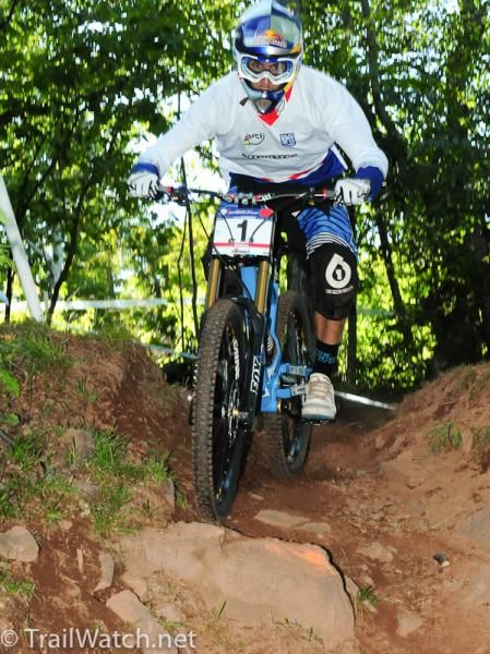 Gee Atherton (Commencal) on his way to a 0.37-second victory at Windham Mountain