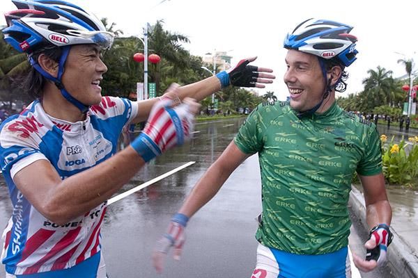 Come here my man: Stage winner Kenny Van Hummel (right) is congratulated by one of his Skil-Shimano teammates in Danzhou.