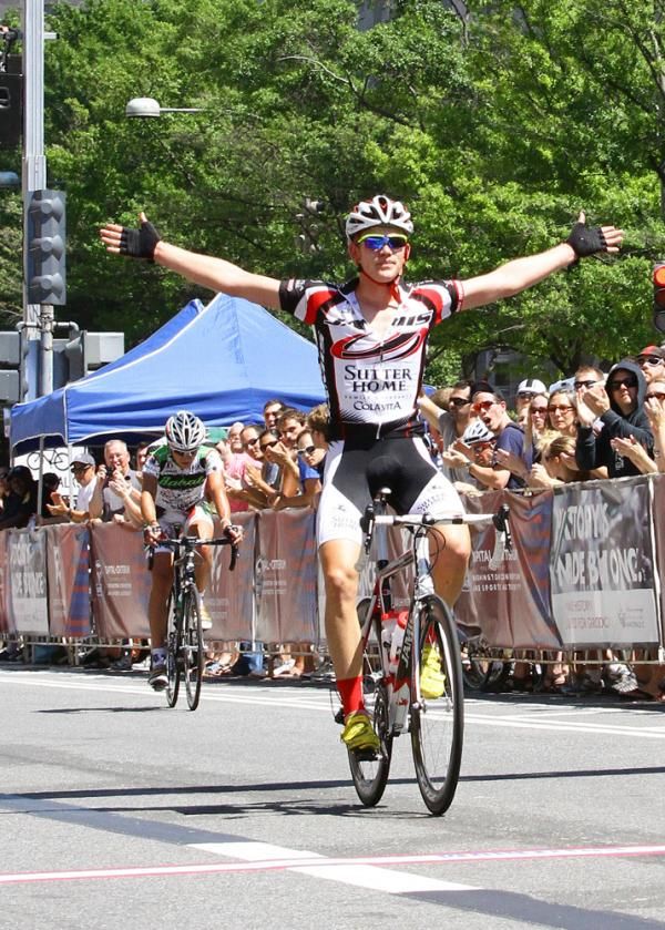 Jackie Simes (Jamis/Sutter Home p/b Colavita) takes an easy win.
