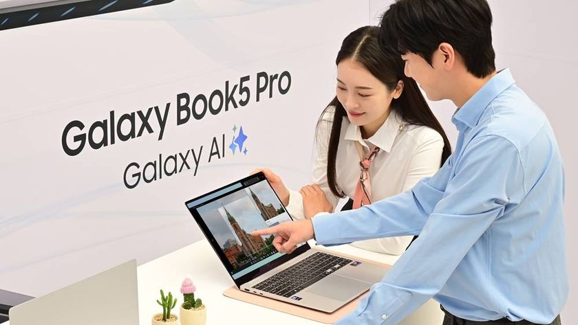 Samsung Galaxy Book 5 Pro &quot;AI Select&quot; feature being used by Samsung representative