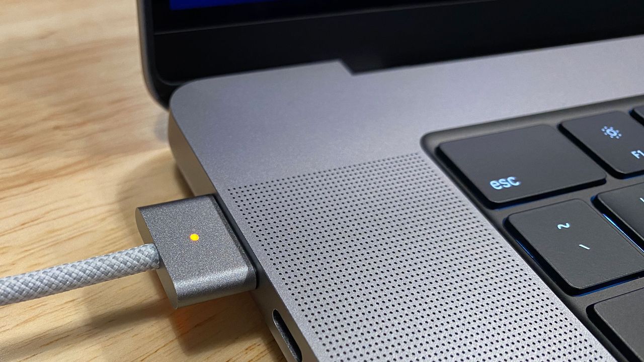 Apple MacBook Pro (2023)